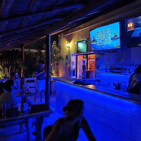 New Friends Hostel & Bar Adults Only Valladolid  Exterior photo