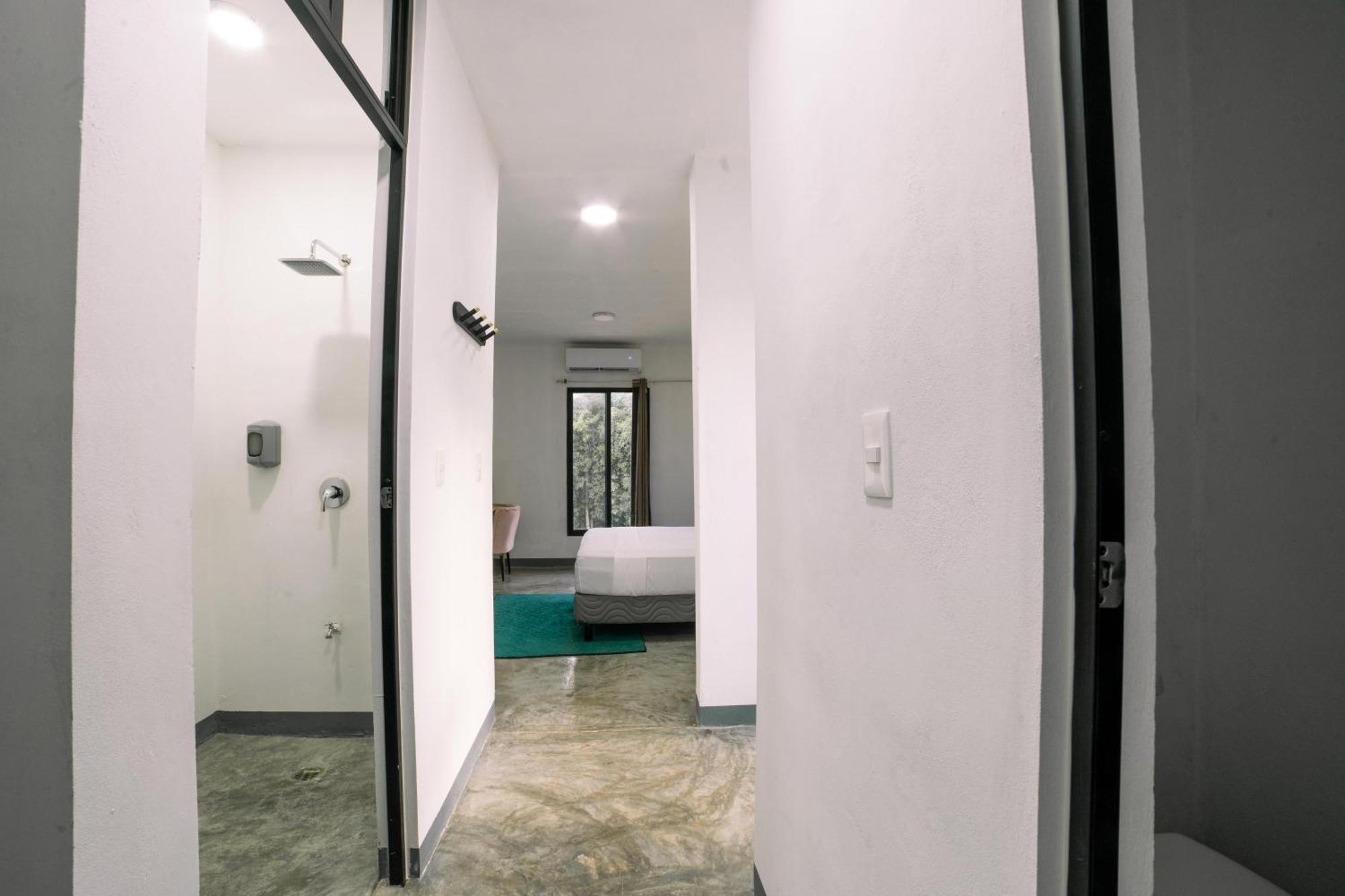 New Friends Hostel & Bar Adults Only Valladolid  Exterior photo